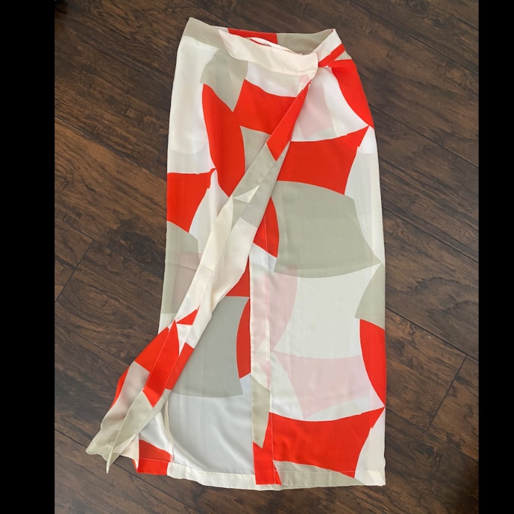 H&M Geometric Skirt orange and white and beige size 4 with slit